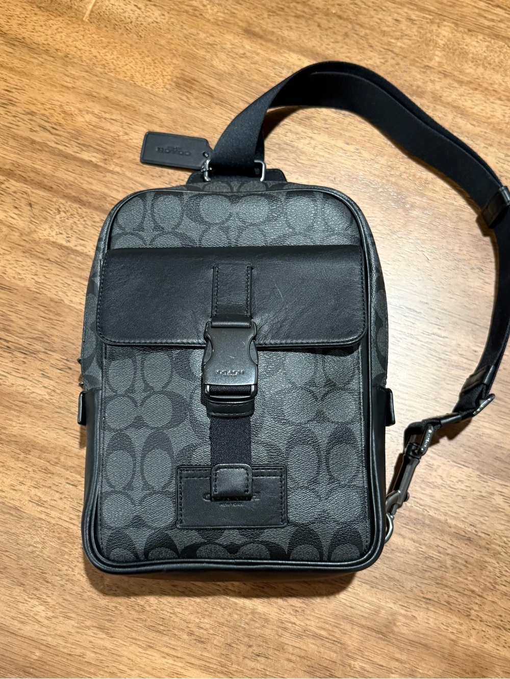 Coach Men’s Black Signature Messenger Sling Bag